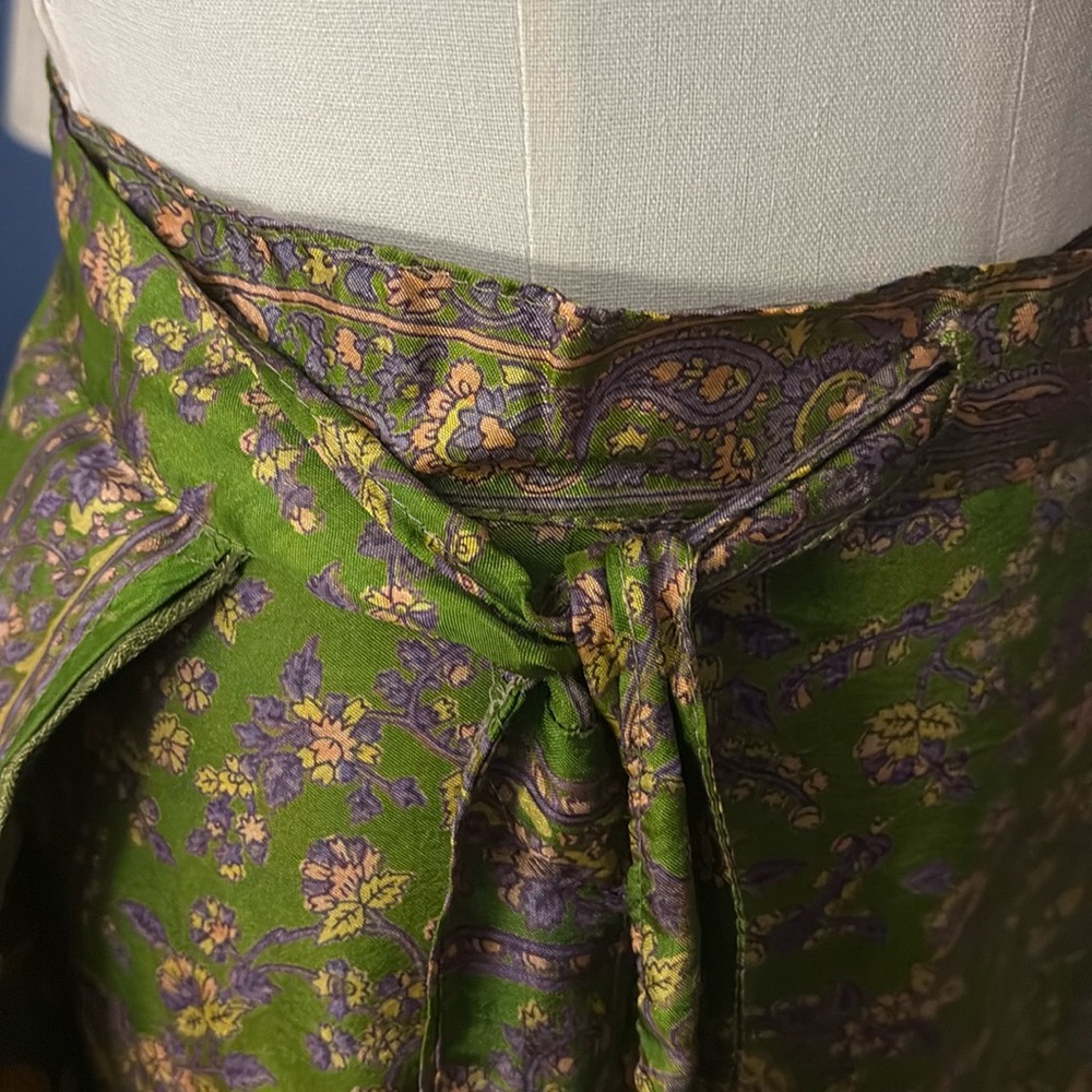Cream and Green Asymmetrical Skirt - Picture 6 of 6